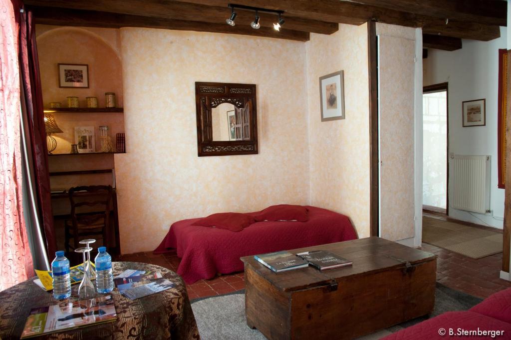 مبيت وإفطار لوش La Demeure Saint-Ours الغرفة الصورة