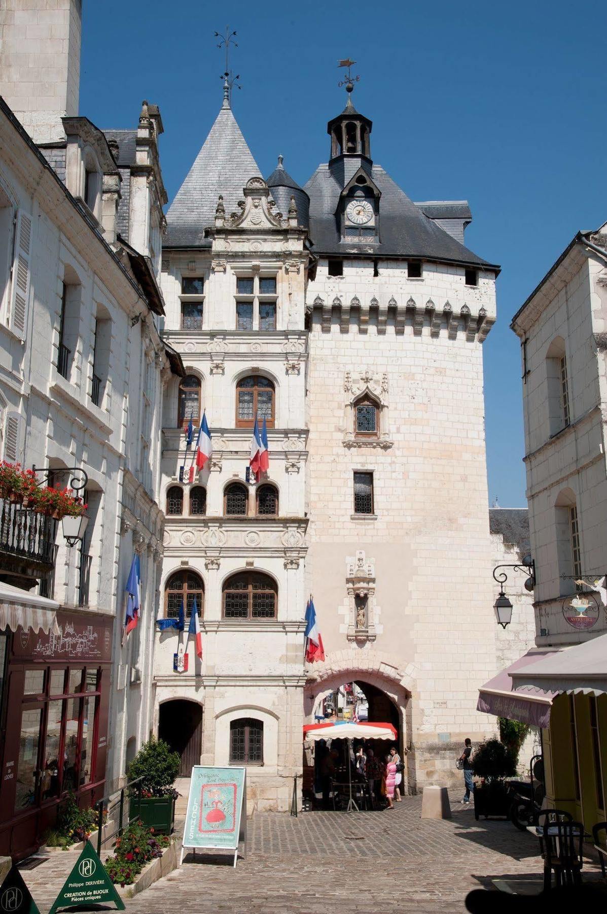 مبيت وإفطار لوش La Demeure Saint-Ours المظهر الخارجي الصورة