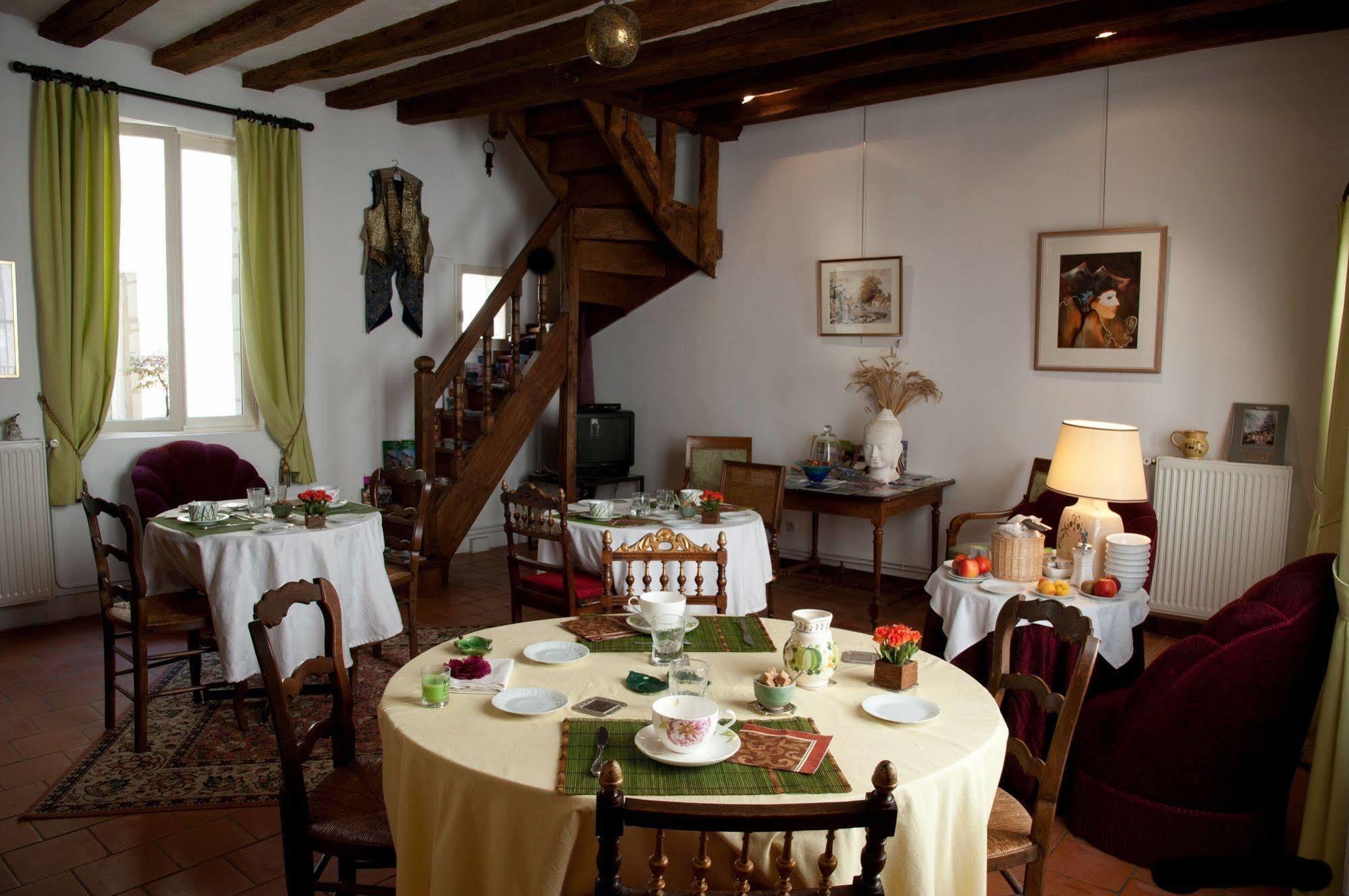 مبيت وإفطار لوش La Demeure Saint-Ours المظهر الخارجي الصورة